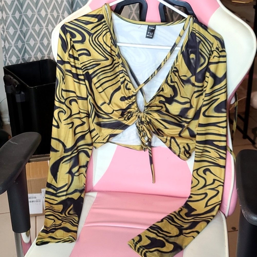 SHEIN CROP TOP